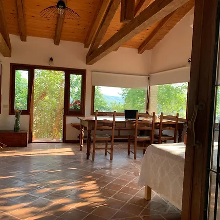 Poetic Glass House In The Countryside *